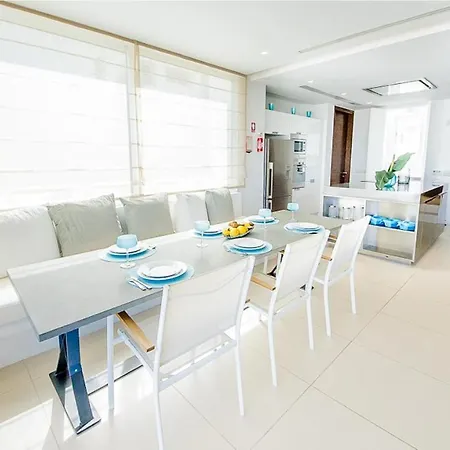 In Sleeps 10 Includes Swimming Pool And Air Con