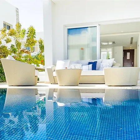 In Sleeps 10 Includes Swimming Pool And Air Con Villa