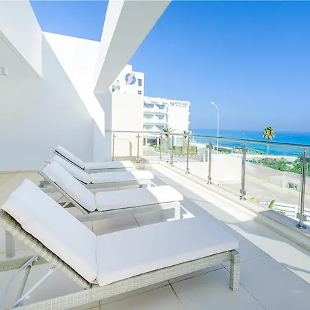 In Sleeps 10 Includes Swimming Pool And Air Con Villa *