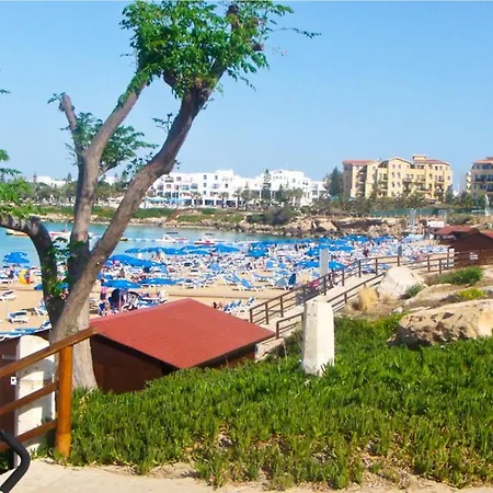 Villa In Sleeps 10 Includes Swimming Pool And Air Con Protaras