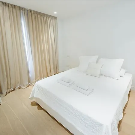 In Sleeps 10 Includes Swimming Pool And Air Con * Protaras