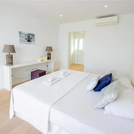 In Sleeps 10 Includes Swimming Pool And Air Con Protaras